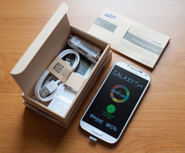 Samsung Galaxy S 4 - pudełeczko i smartfon