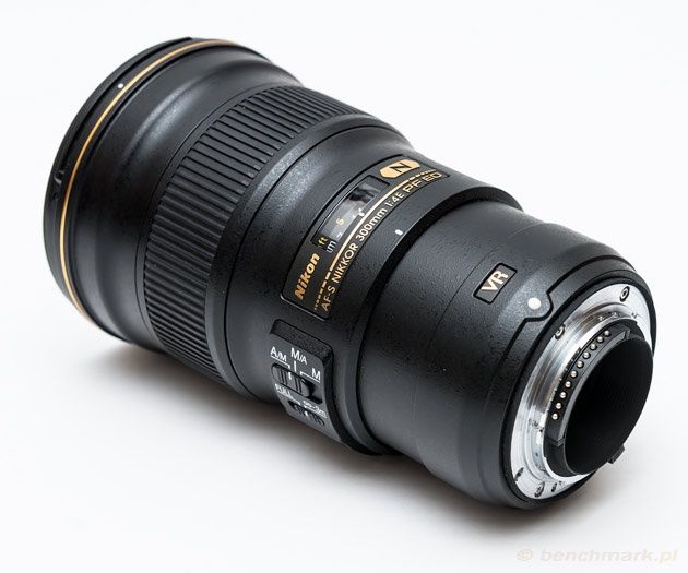 Nikkor 300 mm widok bok góra tył