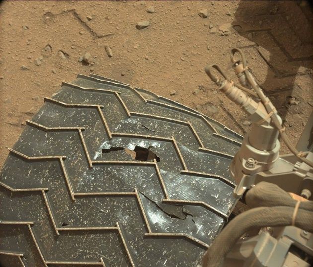 Curiosity koło uszkodzenia