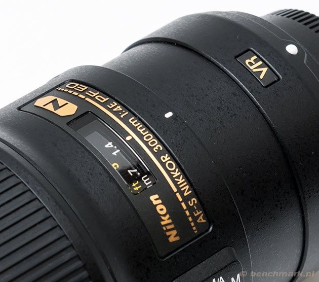 Nikkor 300 mm widok skala odległości