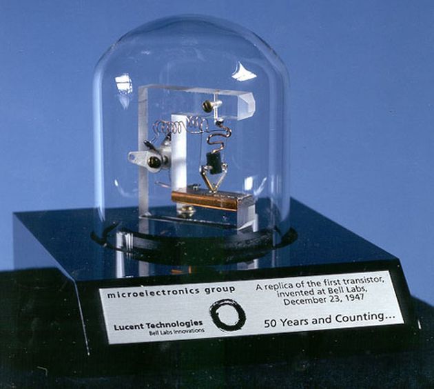 Tranzystor - replika Bell Labs