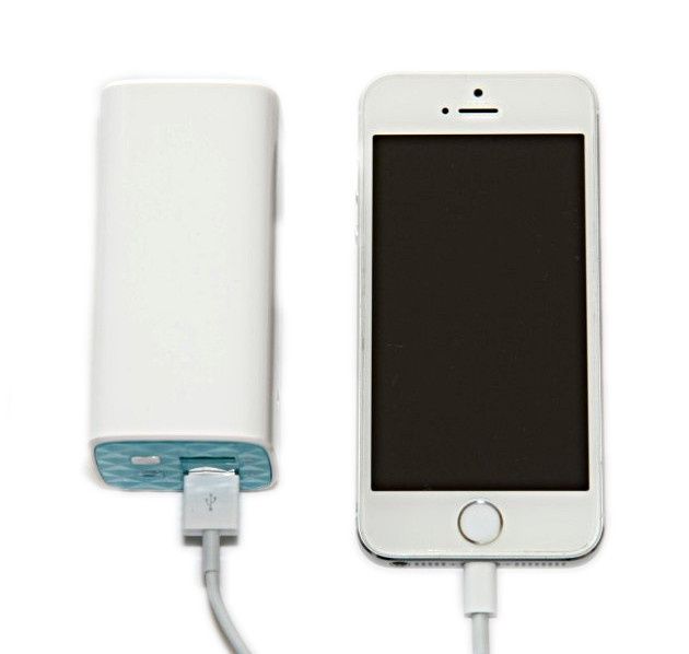 TP-Link TL-PB 10400 z iPhone 5s