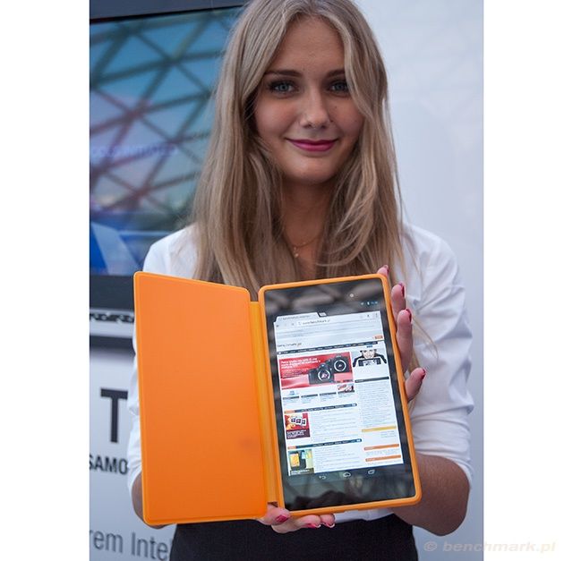 ASUS Nexus 7 2013 modelka
