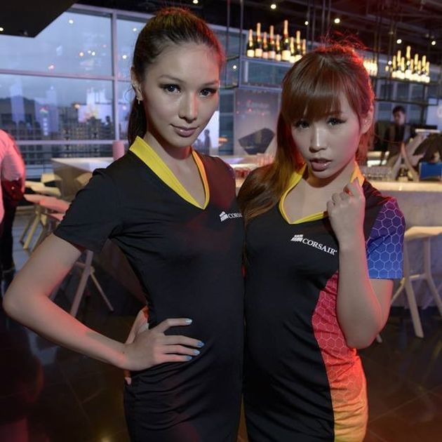 Corsair hostessy