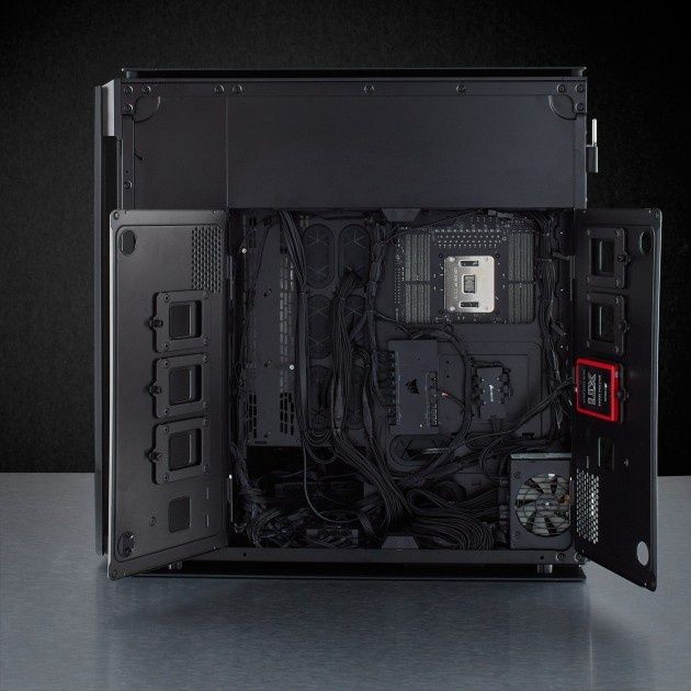 Corsair 1000D obudowa bok hdd ssd