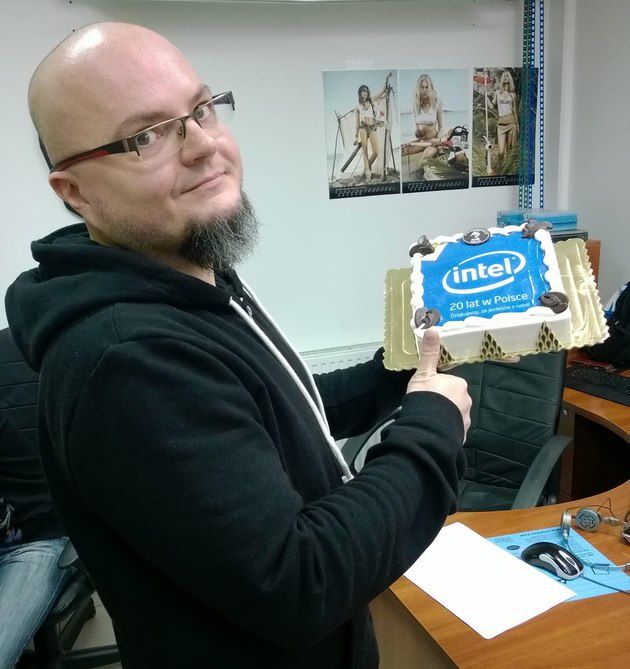 Intel 20 lat tort