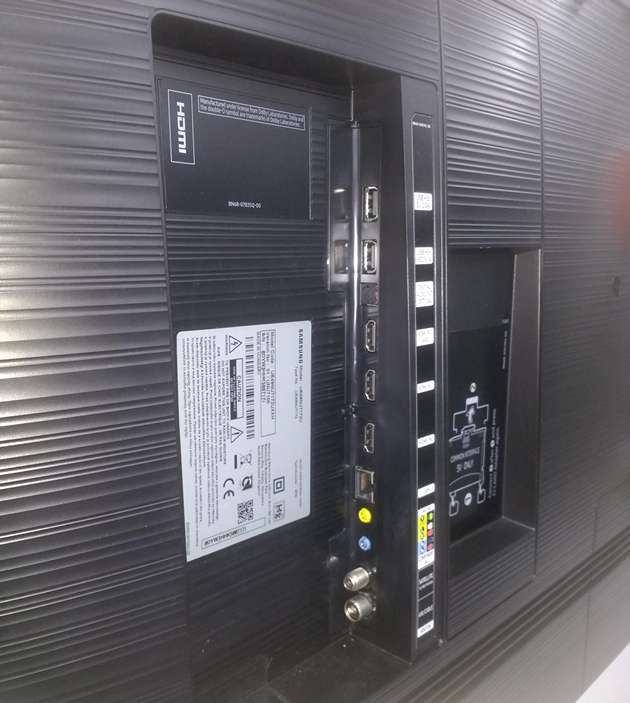Samsung 49NU7172 - złącza
