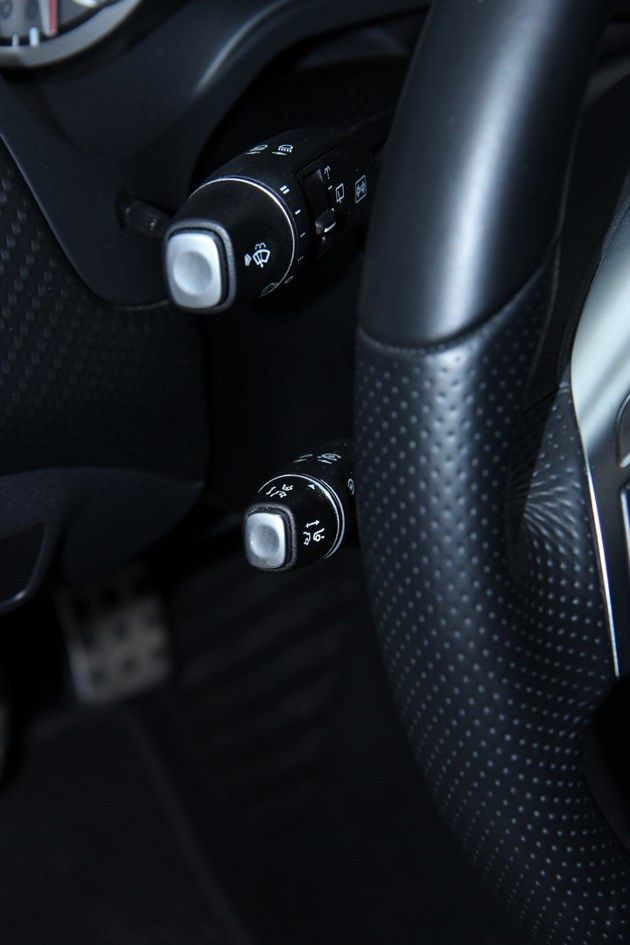 Mercedes A250 Sport - przełącznik zespolony
