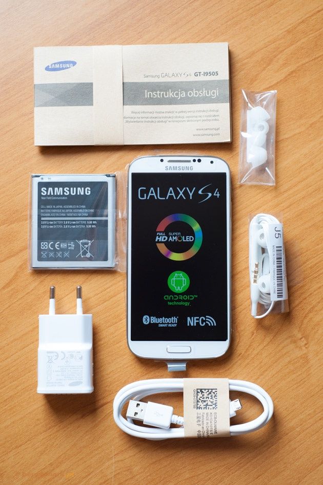 Samsung Galaxy S 4 - zawartość opakowania