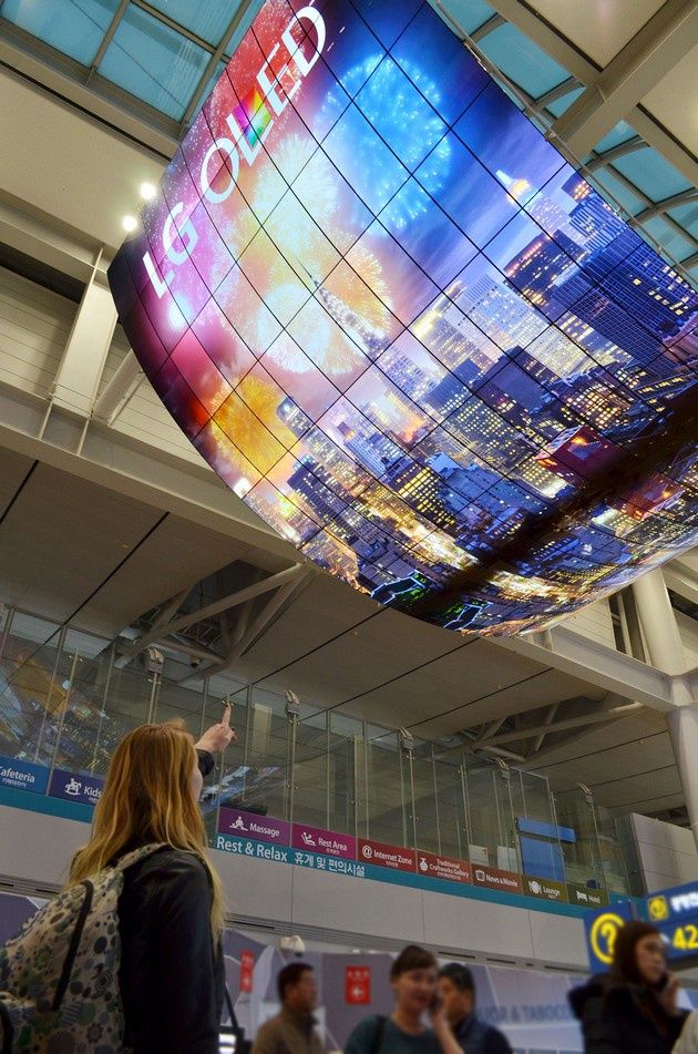 LG OLED lotnisko 1