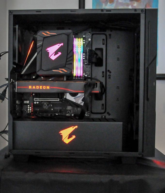 Komputer z płytą główną Gigabyte Aorus X570