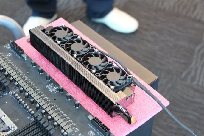 Gigabyte - płyta główna LGA 3467 pod Intel Cascade Lake-X