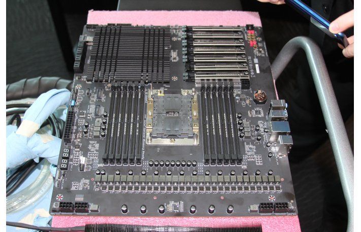 Gigabyte - płyta główna LGA 3467 pod Intel Cascade Lake-X