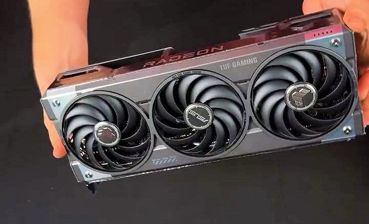 ASUS TUF Radeon RX 9070 XT OC