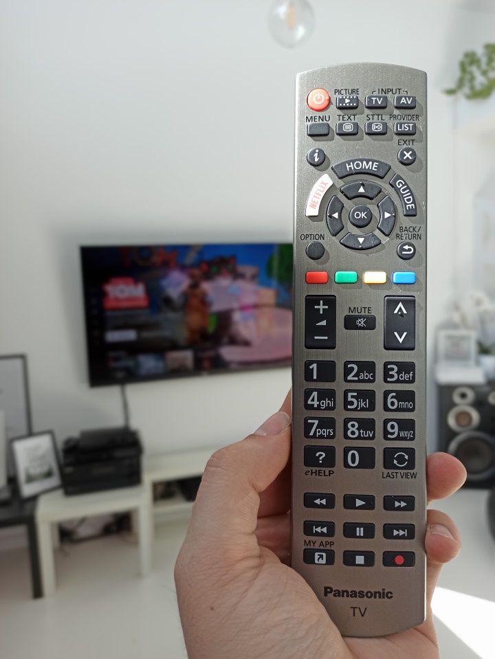 Panasonic TX-65HZ1500E - poilot