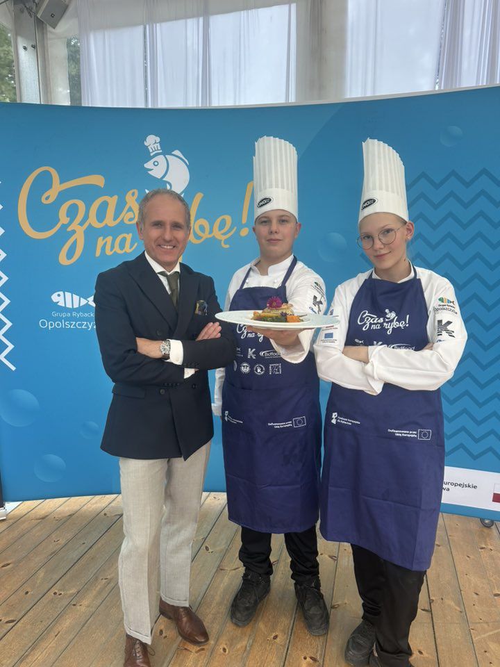 Brzostowo, uczniowie