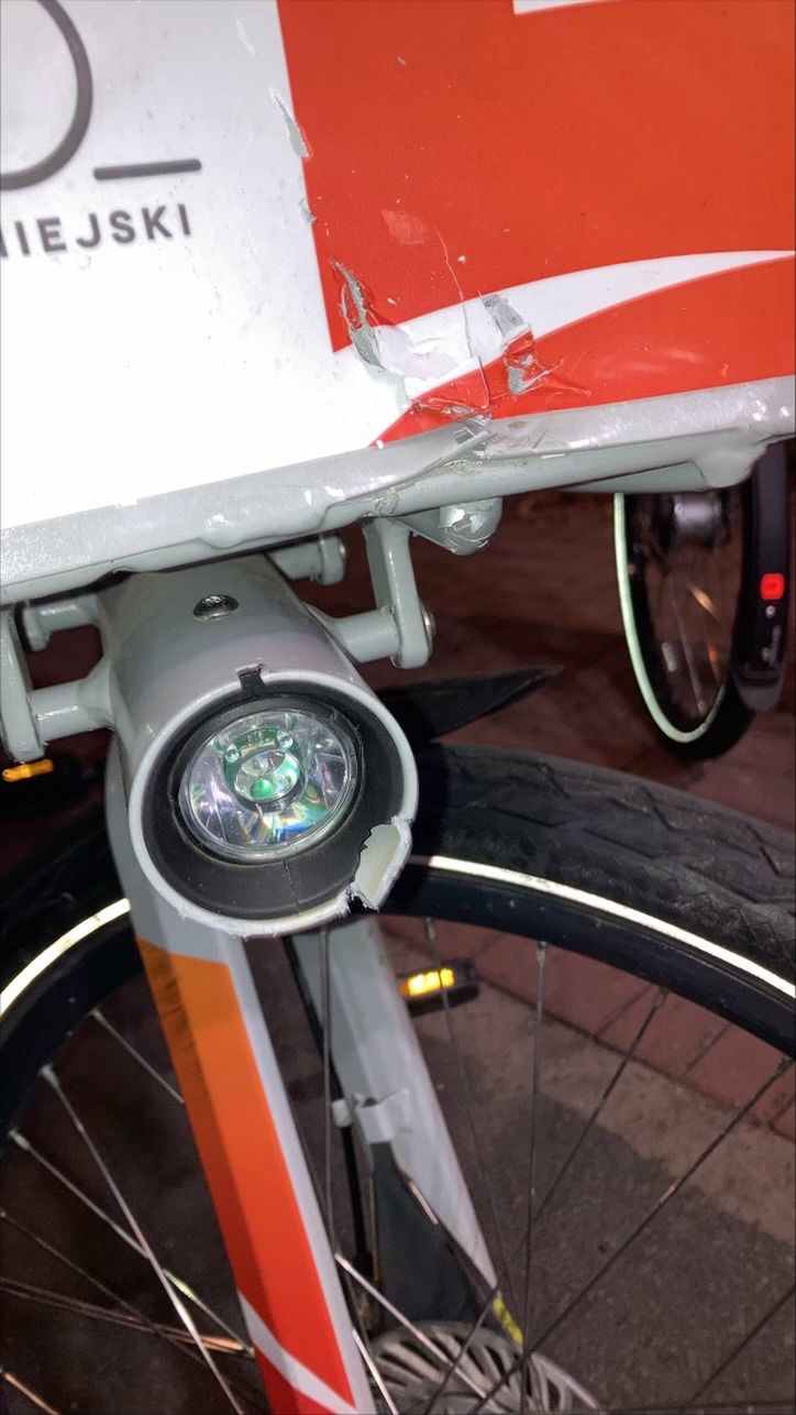 Zdewastowane rowery miejskie