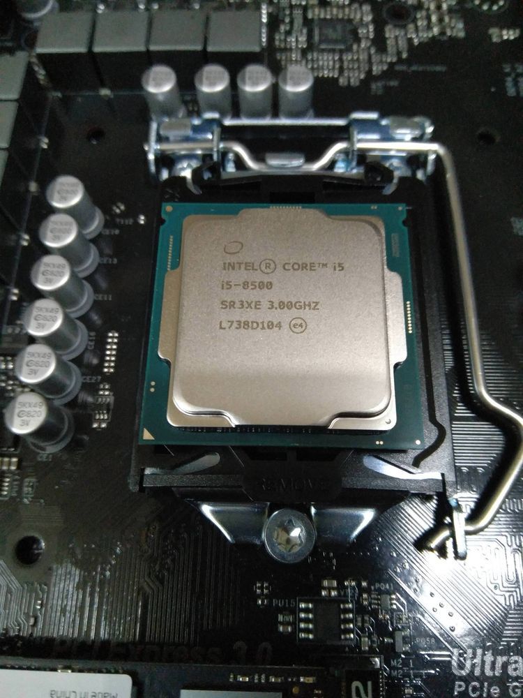 Intel Core i5-8500
