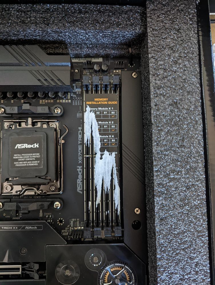 Naklejka na bankach pamięci DDR5 RAM - płyta główna ASRock AM5