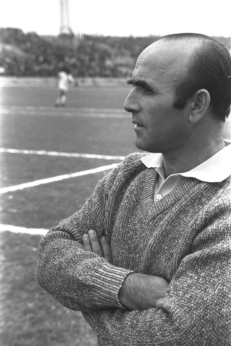 Imanu’el Szefer - trener reprezentacji Izraela w trakcie igrzysk olimpijskich w 1968 roku i mundialu w 1970 roku. źródło: wikipedia.org