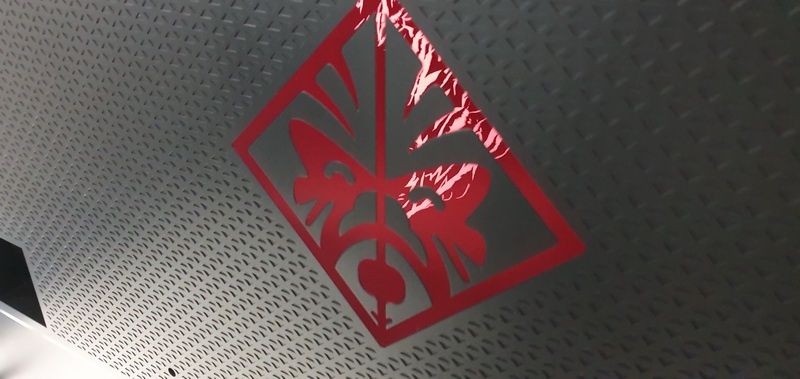 Omen X Emperium 65 - podświetlane tylne logo Omen