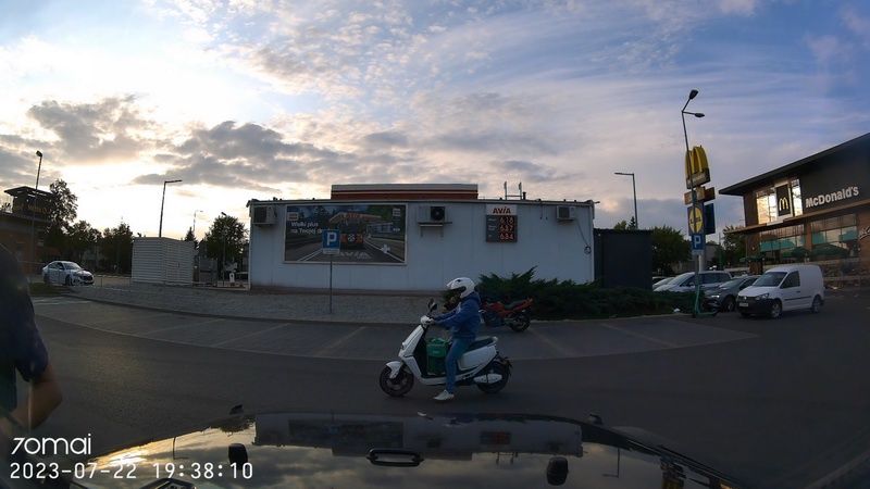 70mai A810 - tryb parkingowy (przód auta)