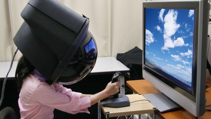 Wymarłe gadżety świata gier - Toshiba Full Face Helmet