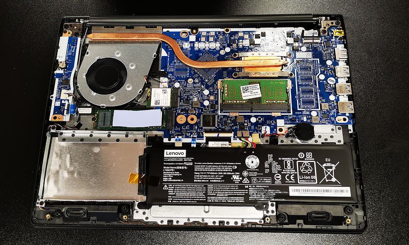 Lenovo Ideapad S145-14IWL (81MU009TPB) - bo liczy się wnętrze!