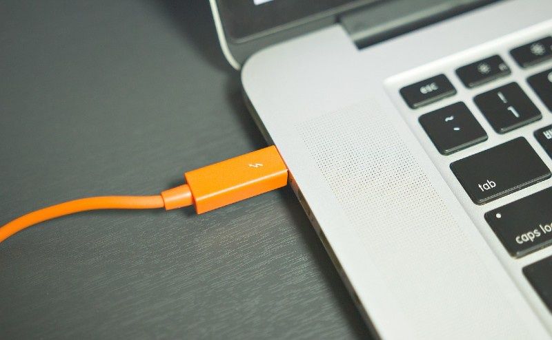 połączenie USB do komputera