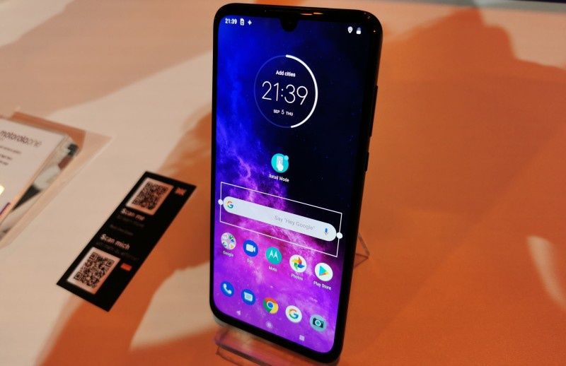 Motorola One Zoom