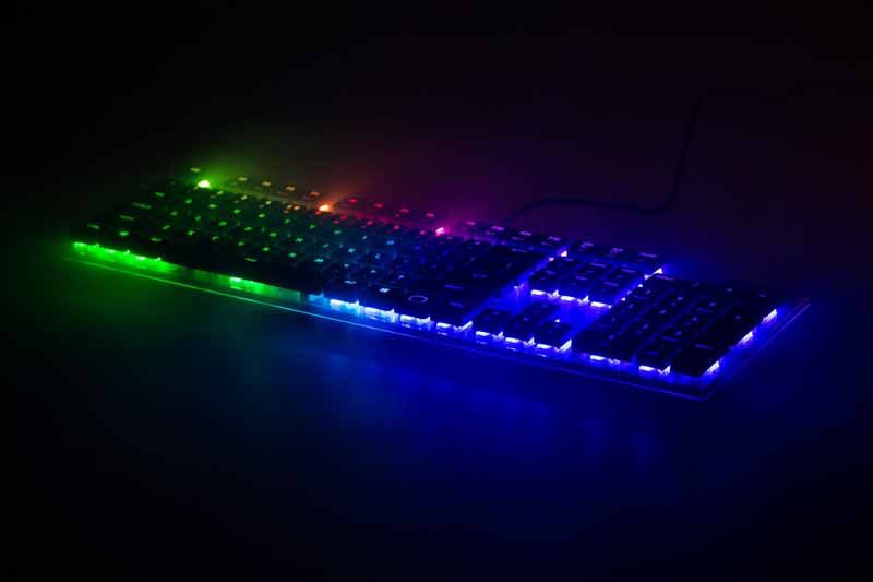 Cooler Master SK650 - LED RGB