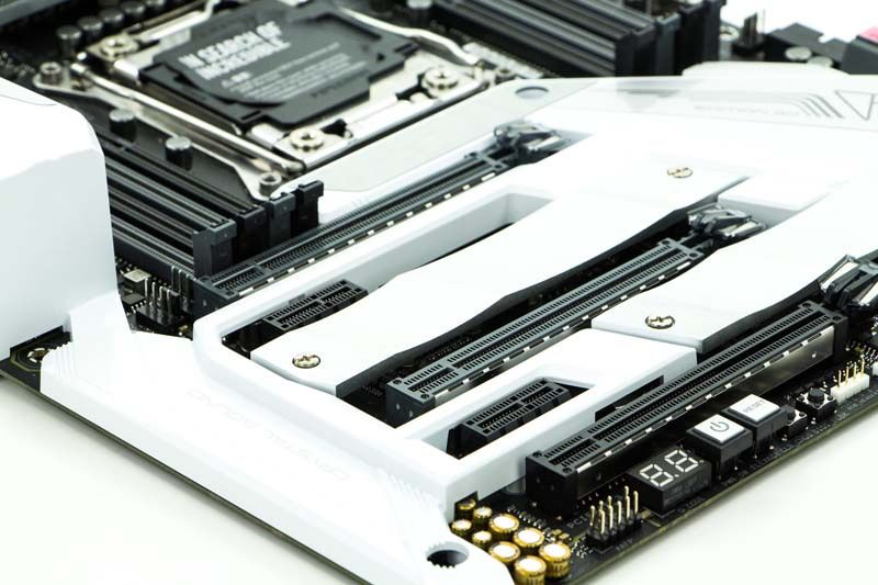 ASUS Prime X299 Edition 30 - sloty PCI Express
