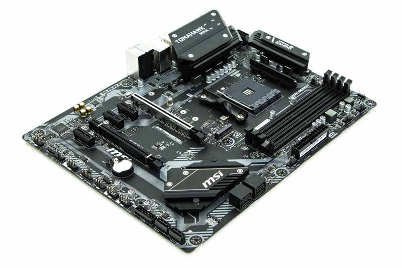 MSI B450 Tomahawk MAX w  całej okazałości