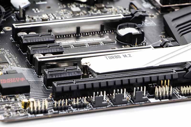 MSI MPG Z390 Gaming PRO Carbon - sloty