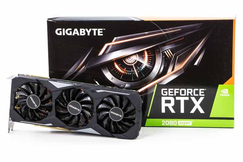 Gigabyte GeForce RTX 2080 SUPER Gaming OC obok pudełka