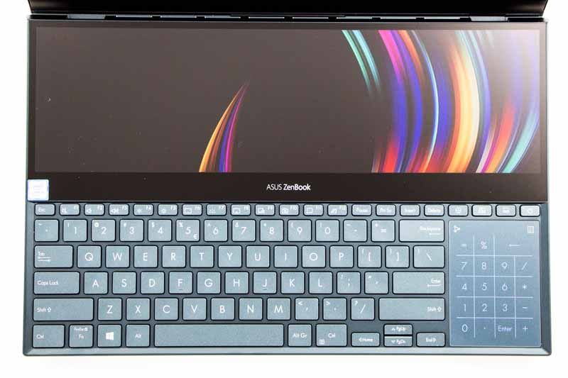 ASUS ZenBook Pro Duo - ekran nad klawiaturą