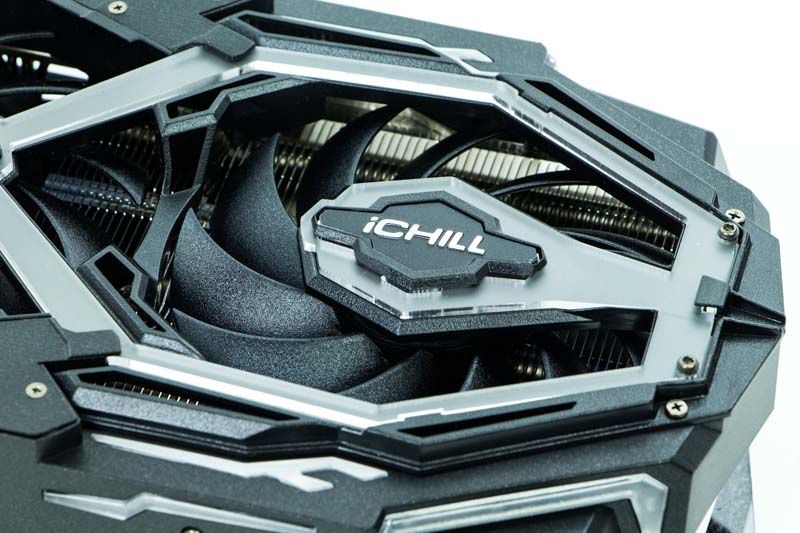 Inno3D GeForce RTX 2080 Super iChill X3 Ultra - jeden z trzech wentylatorów