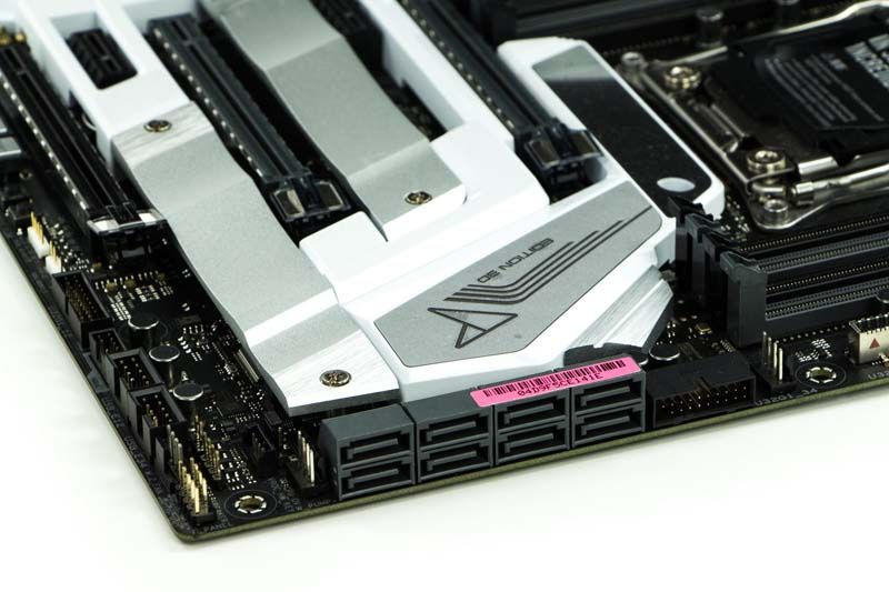 ASUS Prime X299 Edition 30 - porty SATA i M.2
