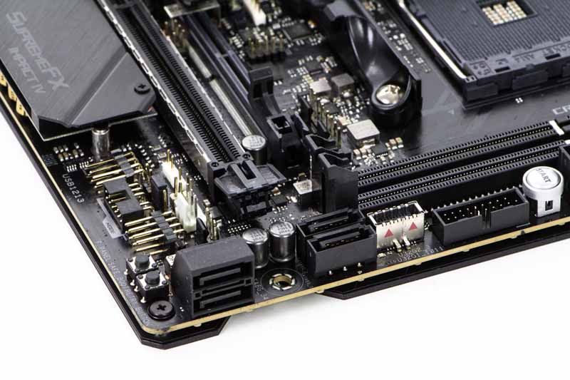 ASUS ROG Crosshair VIII Impact porty