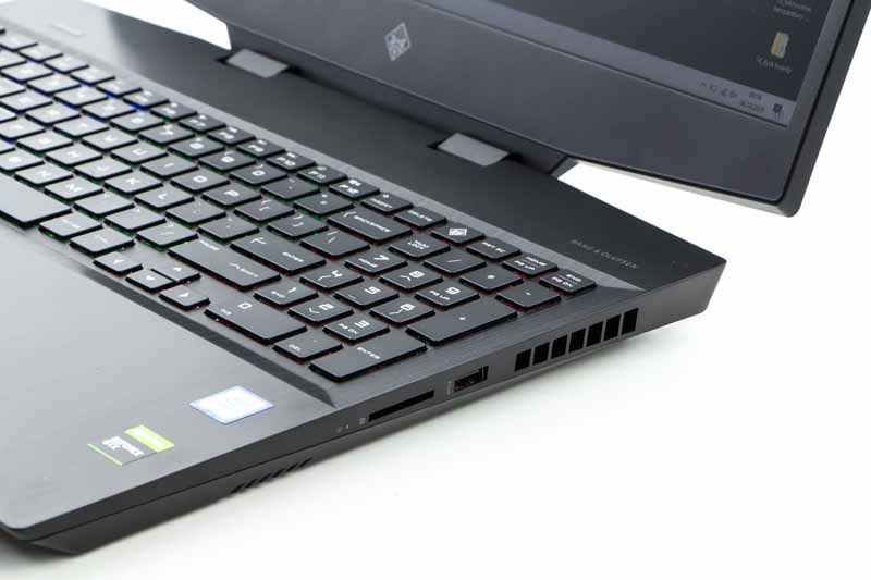 HP Omen 17 prawy bok