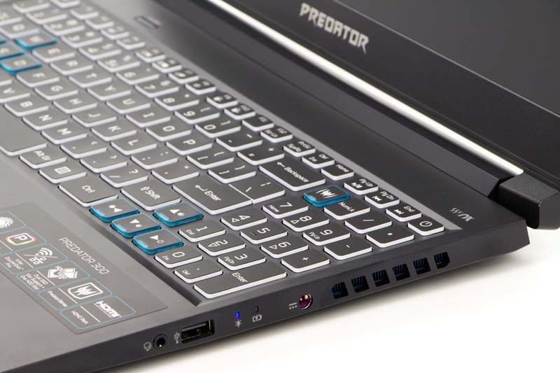Acer Predator Triton 300 - prawy bok