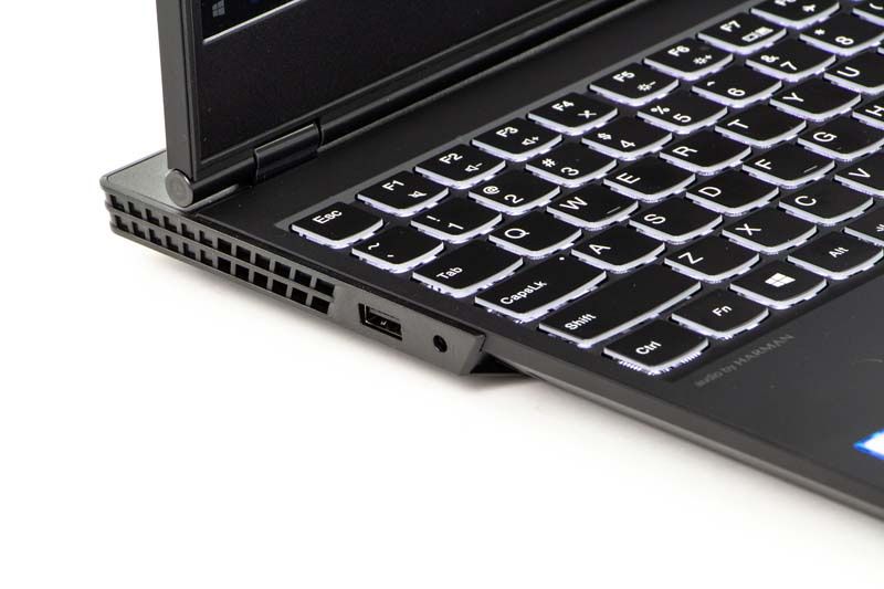 Lenovo Legion Y540-15 lewy bok