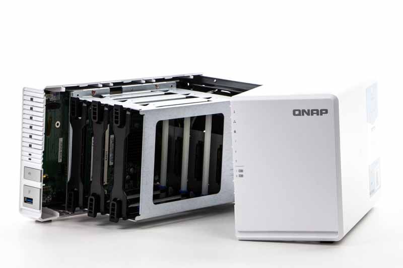 QNAP TS-351 - otwieranie