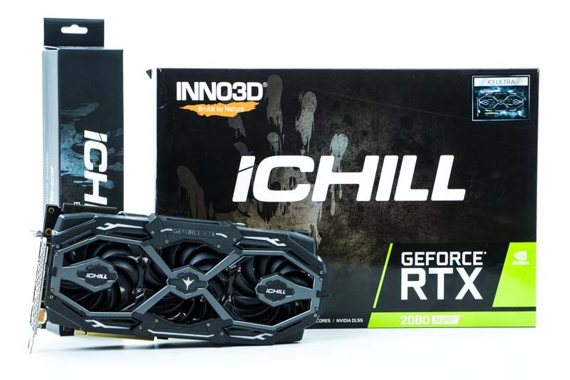 Inno3D GeForce RTX 2080 Super iChill X3 Ultra - pozuje obok pudełka