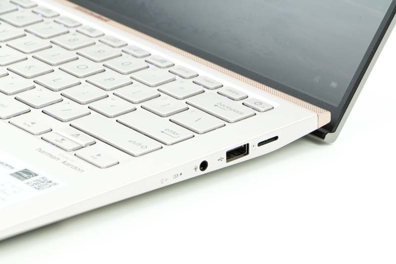 Asus ZenBook UX434 prawy bok