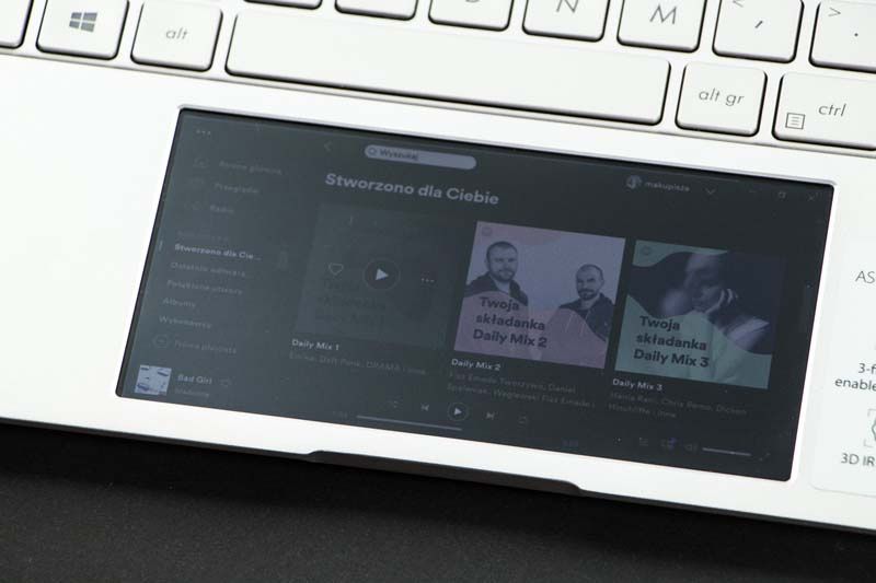 Asus ZenBook UX434 ScreenPad Spotify