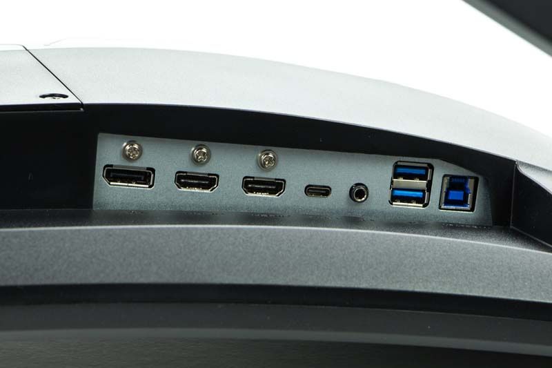 MSI Optix MAG272CQR złącza