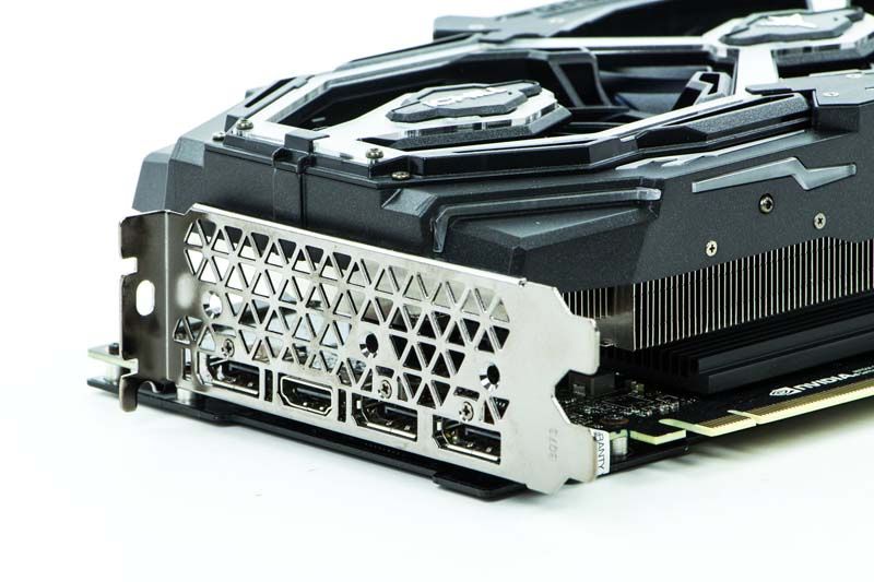 Inno3D GeForce RTX 2080 Super iChill X3 Ultra - porty