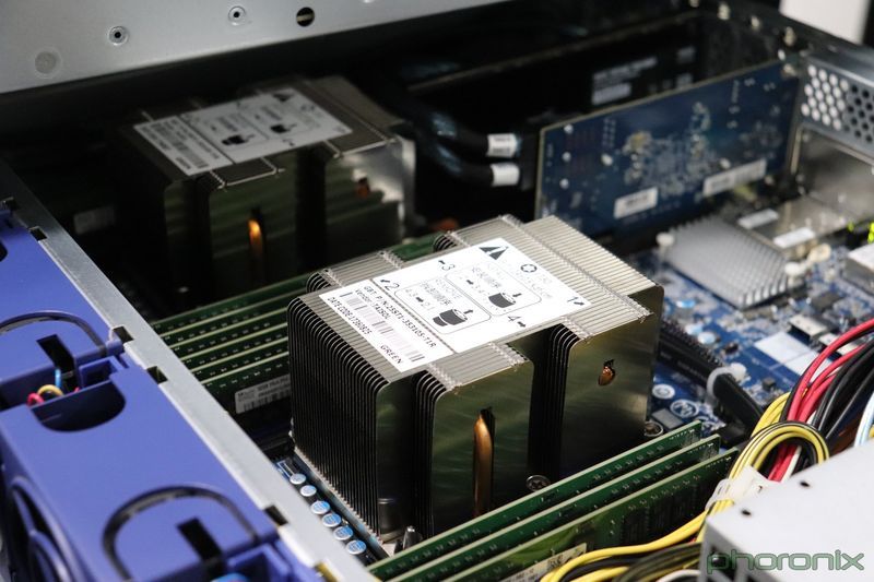 Intel Xeon 8280 Cascade Lake - serwer