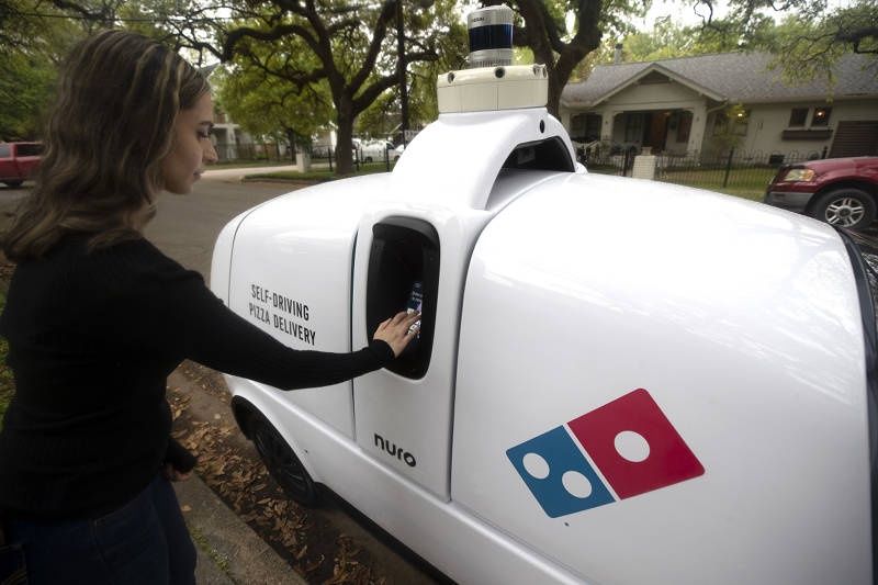 Domino’s Nuro odbiór